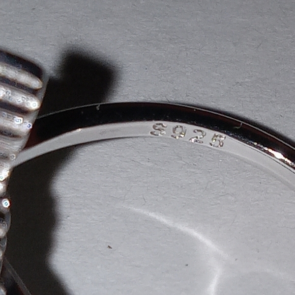 S925 sterling silver cubic zirconia cross ring size 8 - Picture 4 of 4